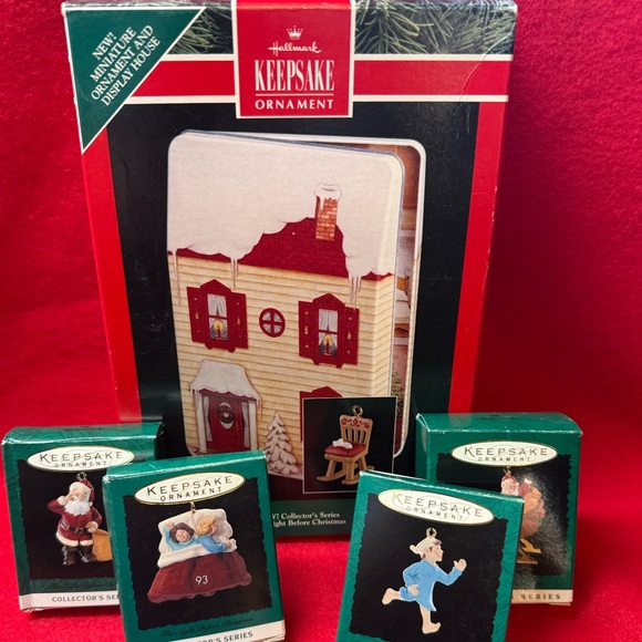 The Night Before Christmas Display by Hallmark - Picture 5 of 11